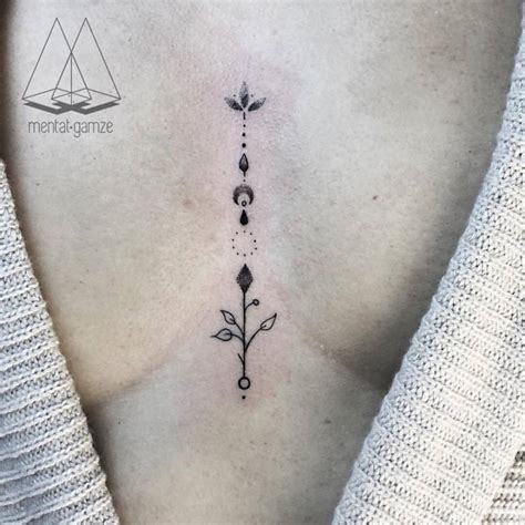 tatuajes en medio delos senos|Ideas para un tatuaje en el medio de los senos:。